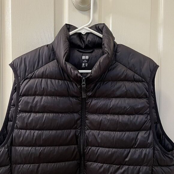Uniqlo Light Weight Down Puffer Vest Black Water Repellent Men's Size XL - Picture 5 of 10